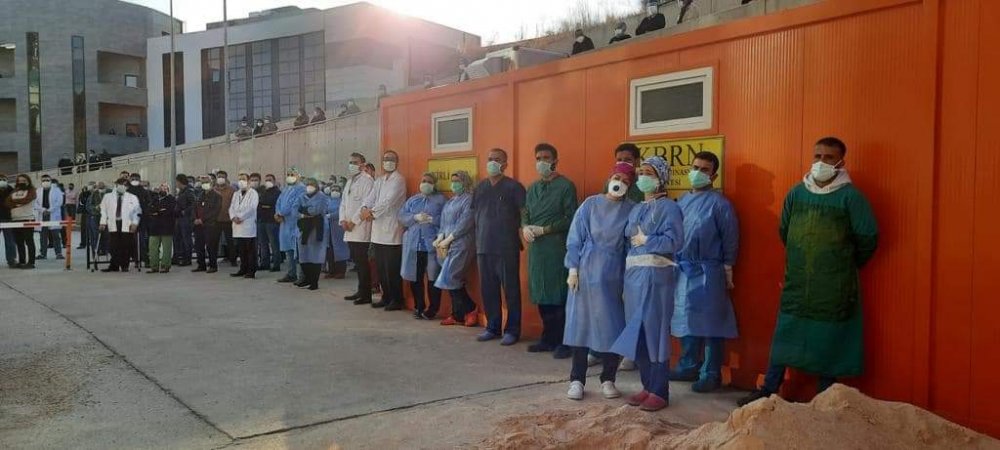 Hatay'da sağlık çalışanı koronavirüsten yaşamını yitirdi (2)