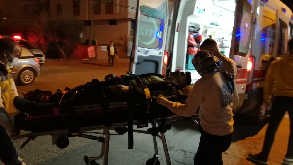 Motosikletle otomobil çarpıştı