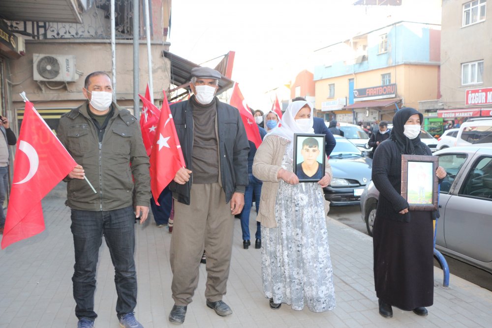 Şırnaklı kadınlar, HDP önündeki eylemlerini 13'üncü haftada da sürdürdü