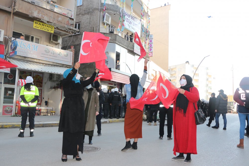 Şırnaklı kadınlar, HDP önündeki eylemlerini 13'üncü haftada da sürdürdü