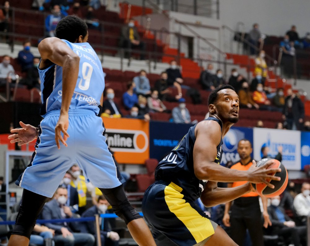 Zenit - Fenerbahçe Beko: 65-73