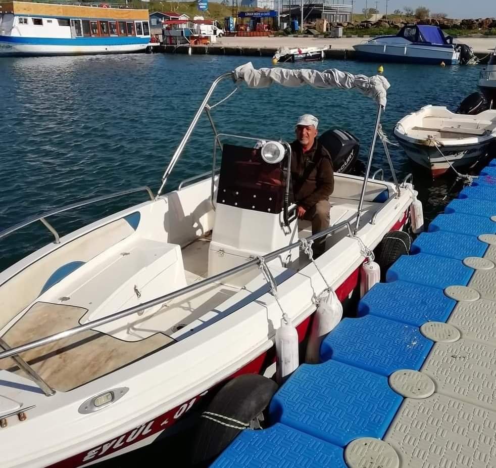 Cansız bedeni Yunan adasında bulunan Abay, toprağa verildi