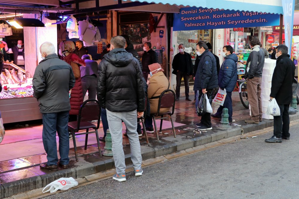 Eskişehir’de kısıtlama öncesi ‘alışveriş’ yoğunluğu