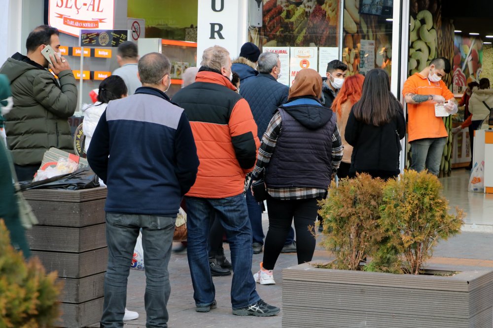 Eskişehir’de kısıtlama öncesi ‘alışveriş’ yoğunluğu