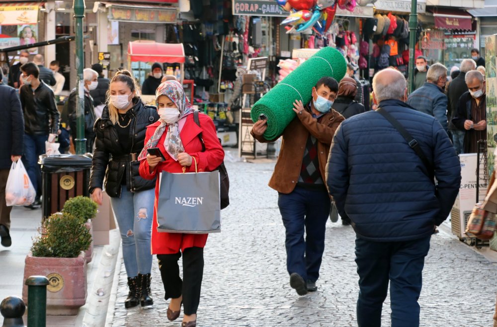 Eskişehir’de kısıtlama öncesi ‘alışveriş’ yoğunluğu