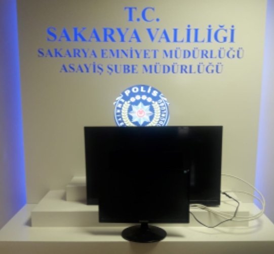 İnşaat sahasından hırsızlık yaparken yakalandılar