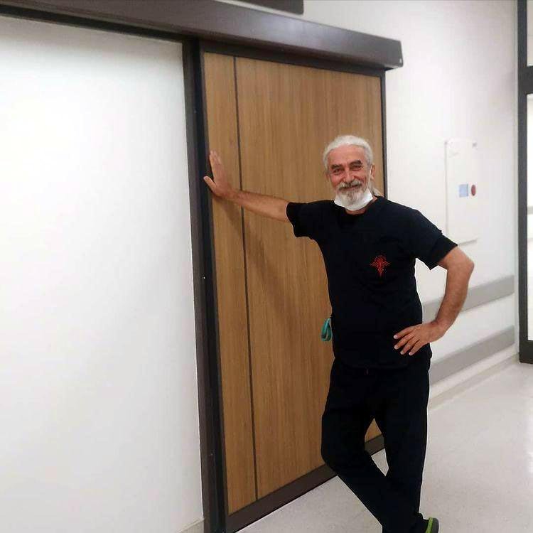 Mesleğine aşık doktor, koronavirüse yenildi