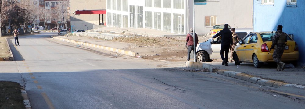 Ayrıldığı eşi ve 2 kızını öldürdü, vurularak etkisiz hale getirild