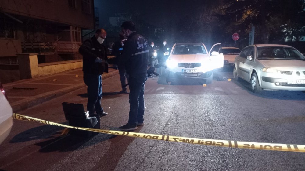 Babalarına kızıp havaya ateş açan iki kardeş gözaltına alındı