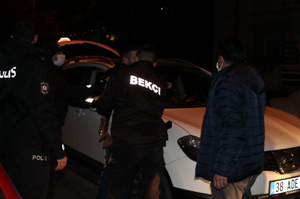 Babalarına kızıp havaya ateş açan iki kardeş gözaltına alındı