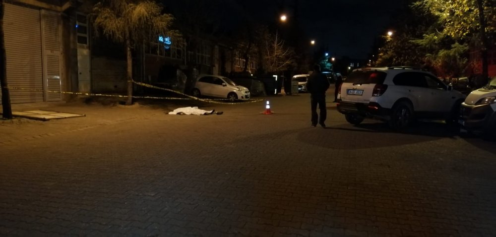 Başakşehir'deki sanayi sitesinde şüpheli ölüm