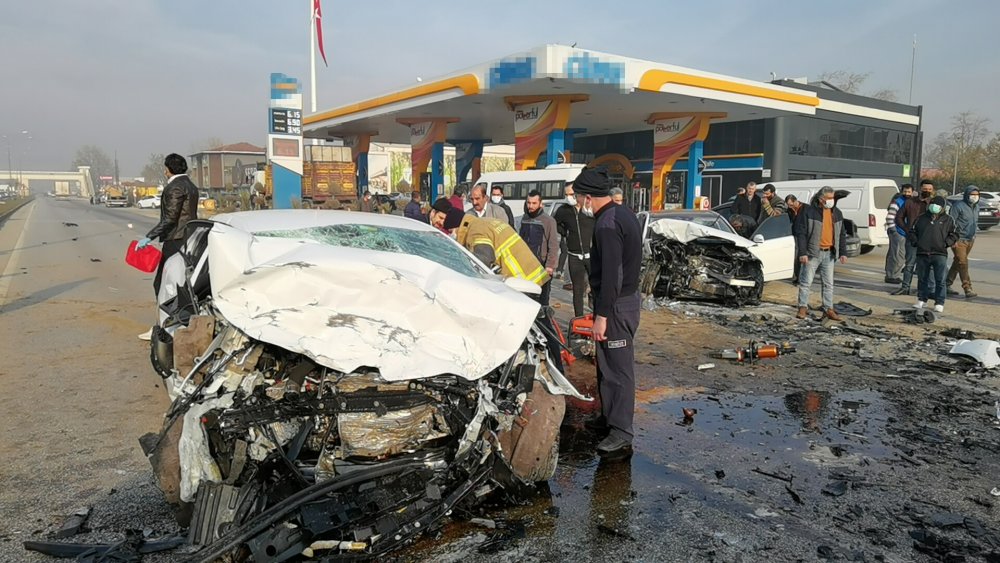 Bursa'da 2 kişinin öldüğü kazada yaralanan anne de kurtarılamadı