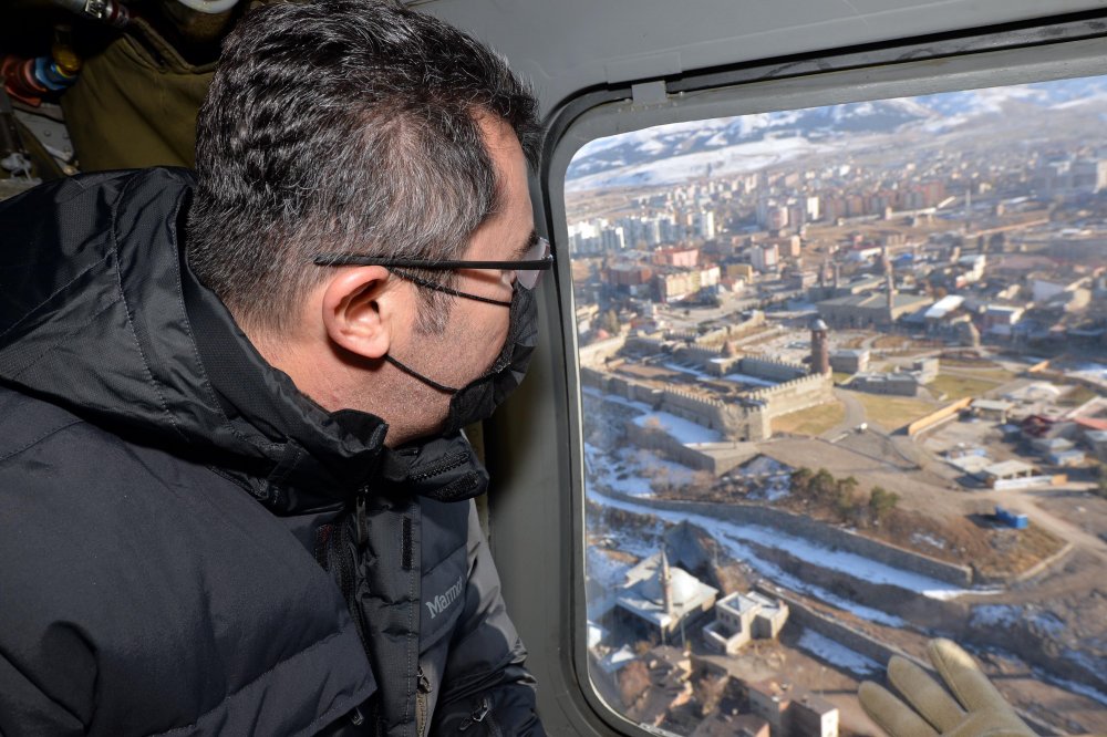Erzurum Valisi'nden kısıtlamada 'helikopterli' denetim