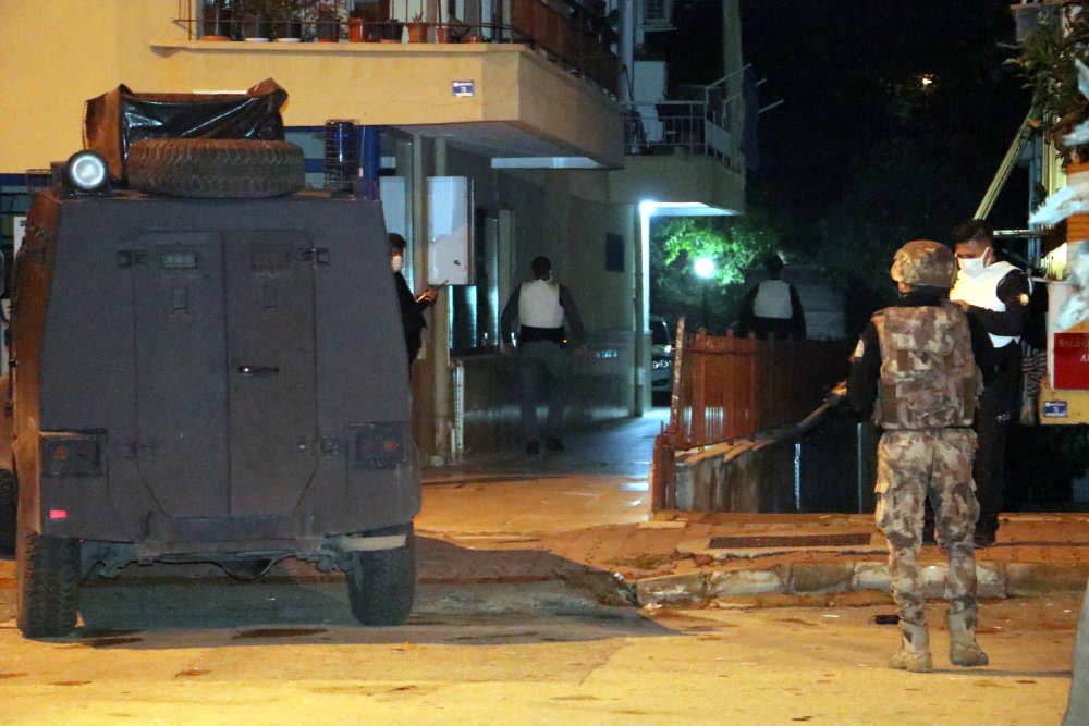 Eski eşi tabancayla kapıya dayandı, KADES'ten yaptığı ihbarla kurtarıldı