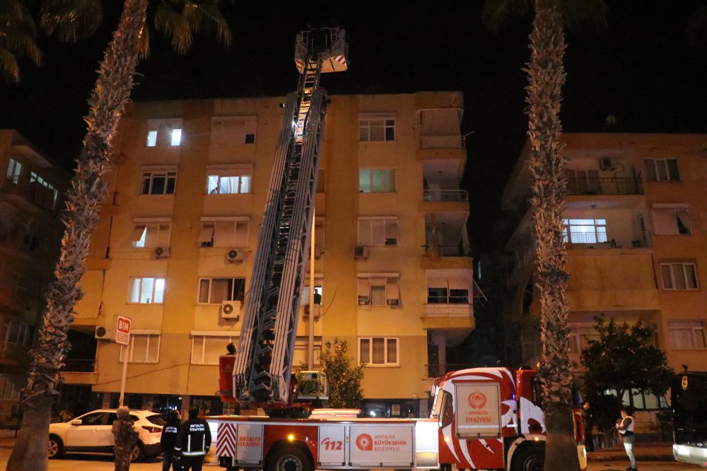 Eski eşi tabancayla kapıya dayandı, KADES'ten yaptığı ihbarla kurtarıldı