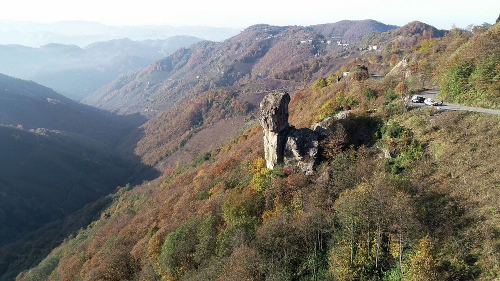 Giresun'da sıra dışı 'gelin kayası' ilgi çekiyor