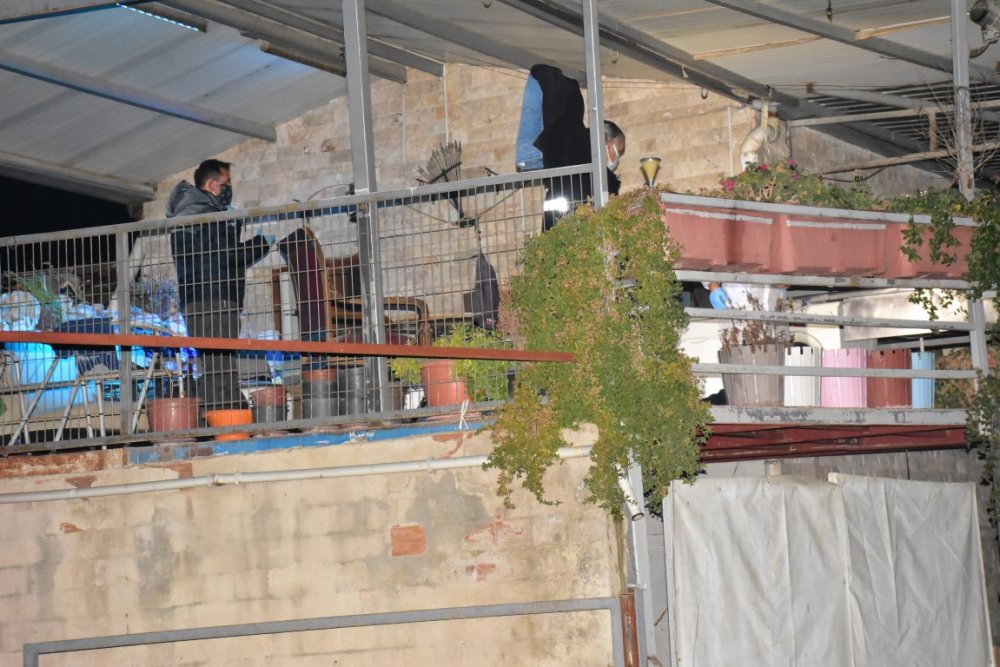 Husumetli olduğu komşusunu öldürdü