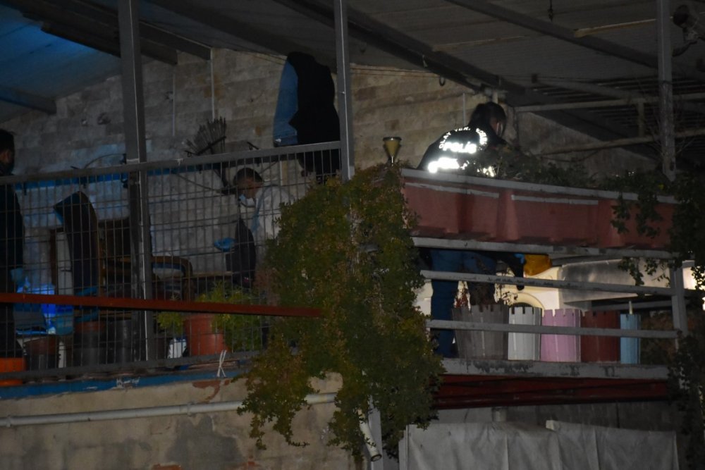 Husumetli olduğu komşusunu öldürdü