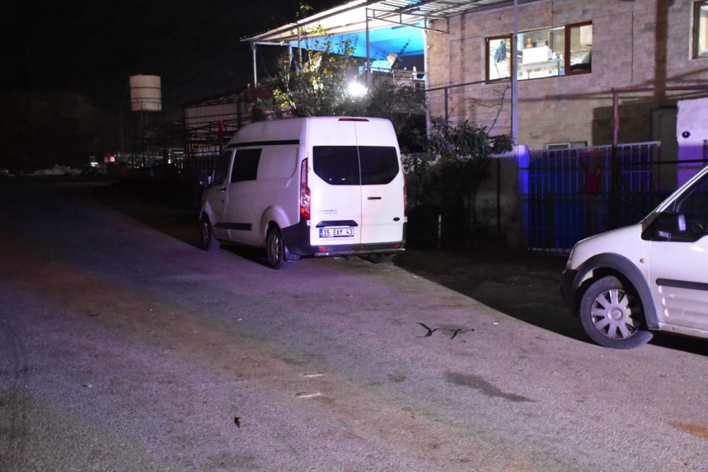Husumetli olduğu komşusunu öldürdü