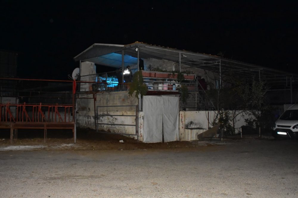 Husumetli olduğu komşusunu öldürdü