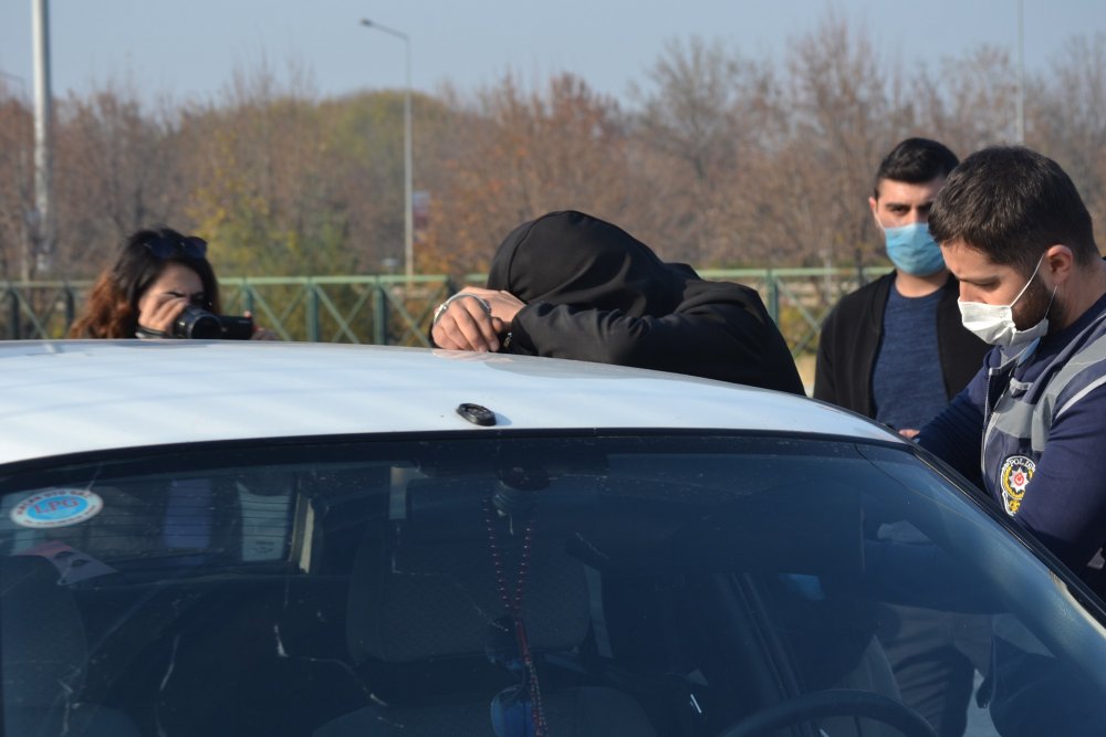 Kısıtlamada uyuşturucu ve silahla yakalandılar, 'Kimseye zararımız yok' dediler