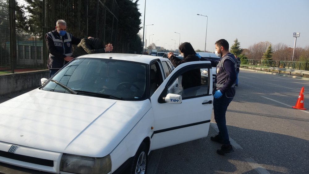 Kısıtlamada uyuşturucu ve silahla yakalandılar, 'Kimseye zararımız yok' dediler