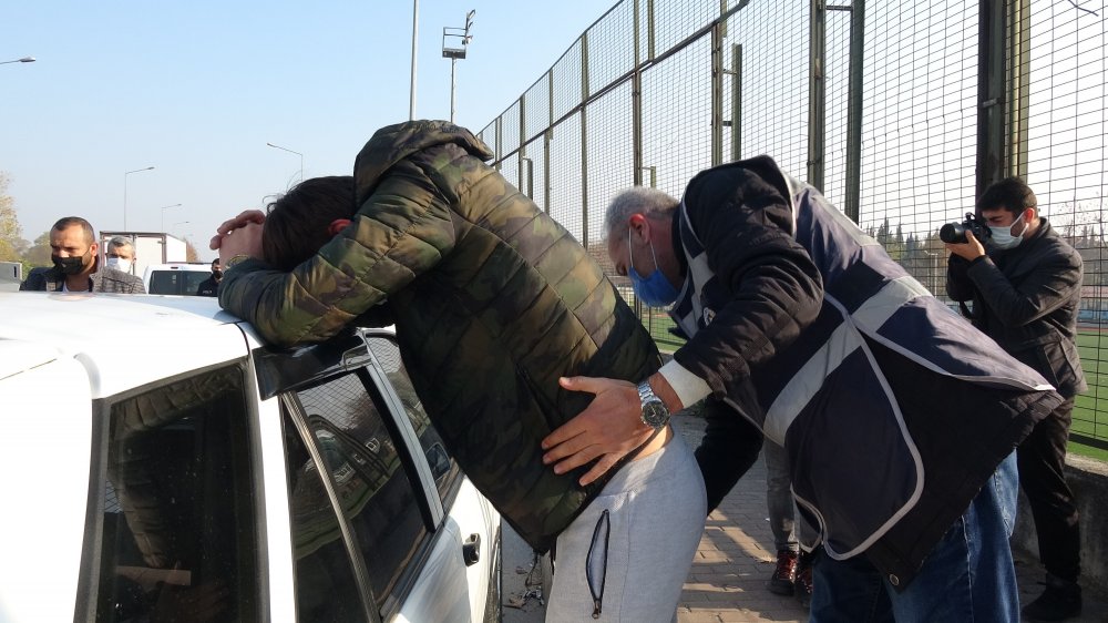 Kısıtlamada uyuşturucu ve silahla yakalandılar, 'Kimseye zararımız yok' dediler