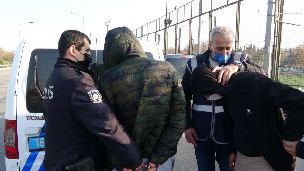 Kısıtlamada uyuşturucu ve silahla yakalandılar, 'Kimseye zararımız yok' dediler