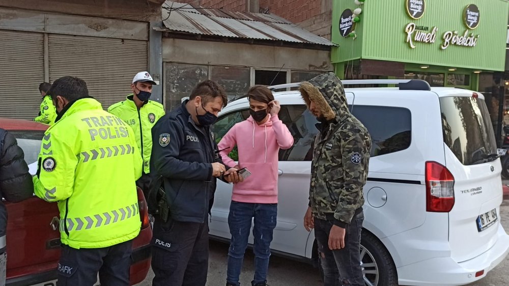 Kısıtlamaya uymayan Suriyeli kaçağa ceza
