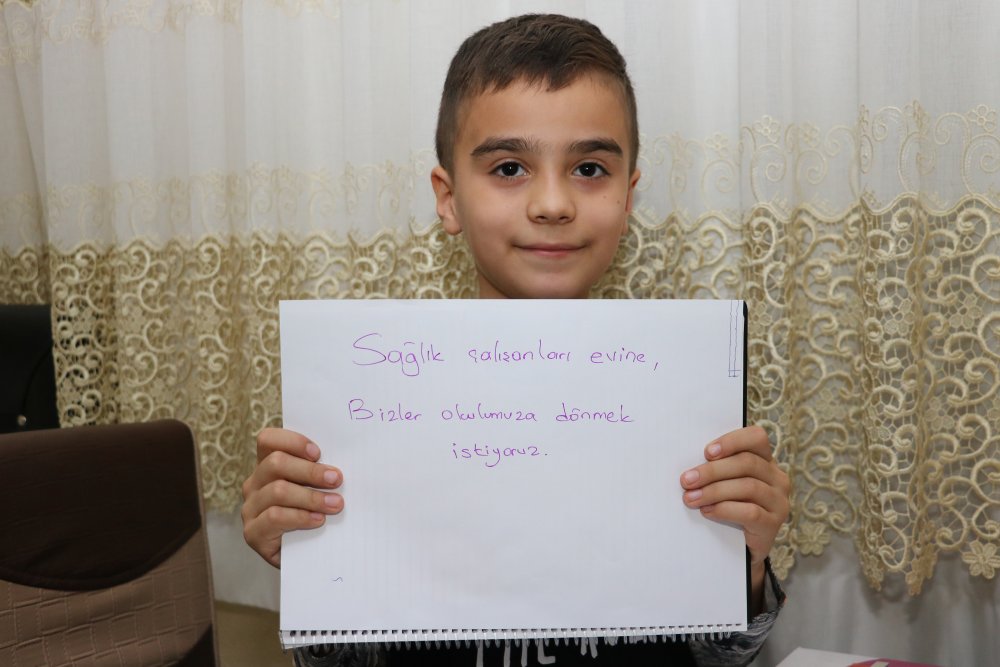 Öğrencilerden, sağlık çalışanlarına anlamlı mektup