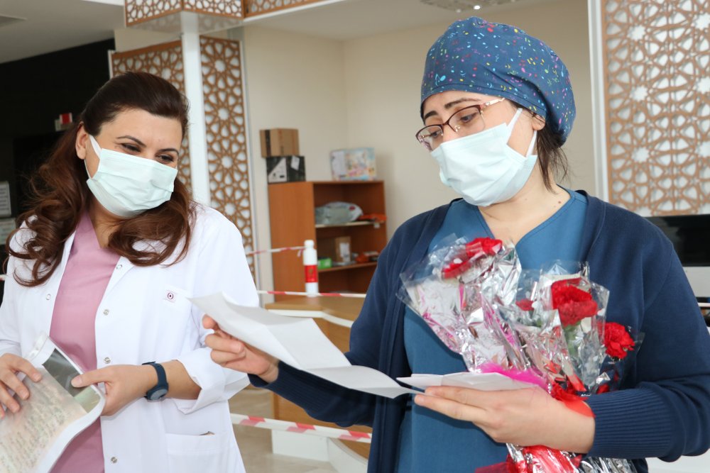 Öğrencilerden, sağlık çalışanlarına anlamlı mektup