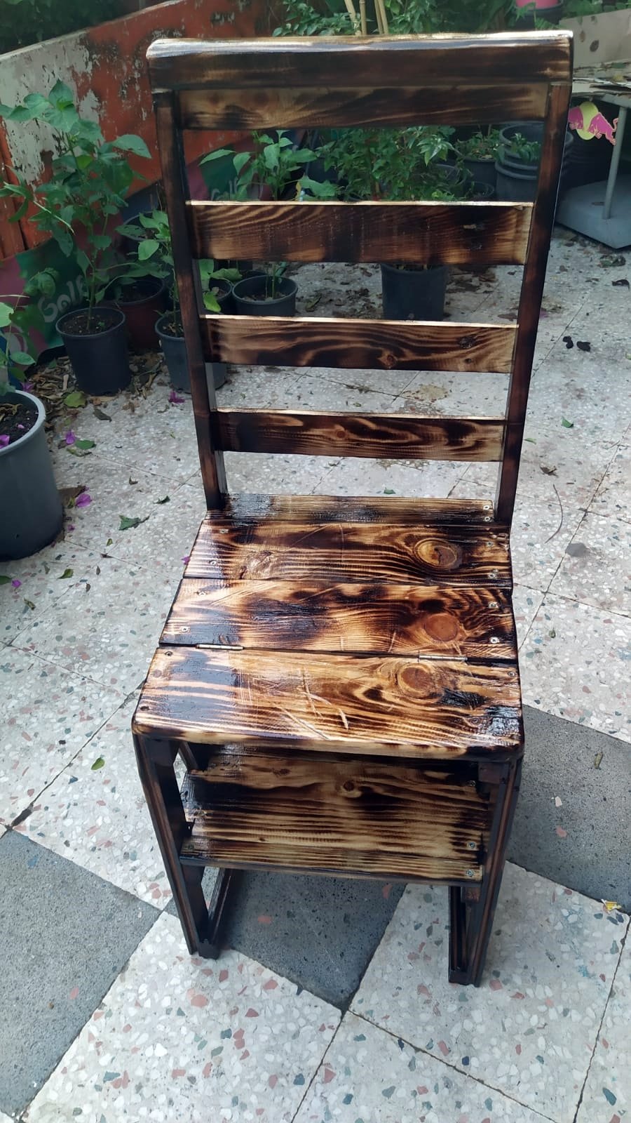 Paletleri ev eşyalarına çeviriyor 