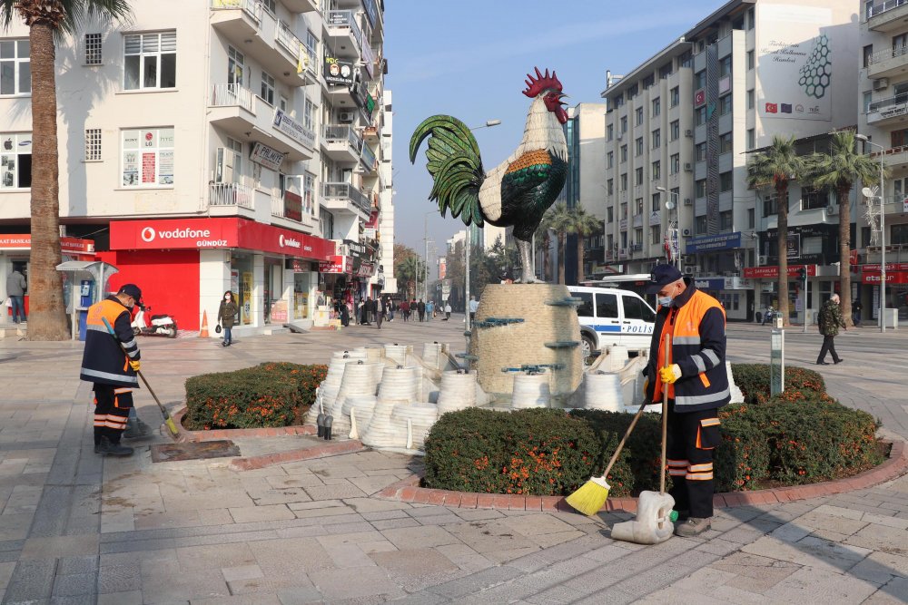 Sigara yasağı nedeniyle yere atılan izmarit yok denecek kadar azaldı