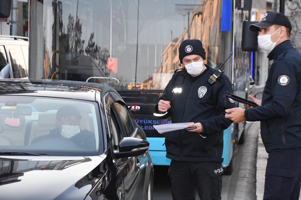 Sokağa çıkma kısıtlaması ve koronavirüs korkusu, kan vermelerine engel olamadı
