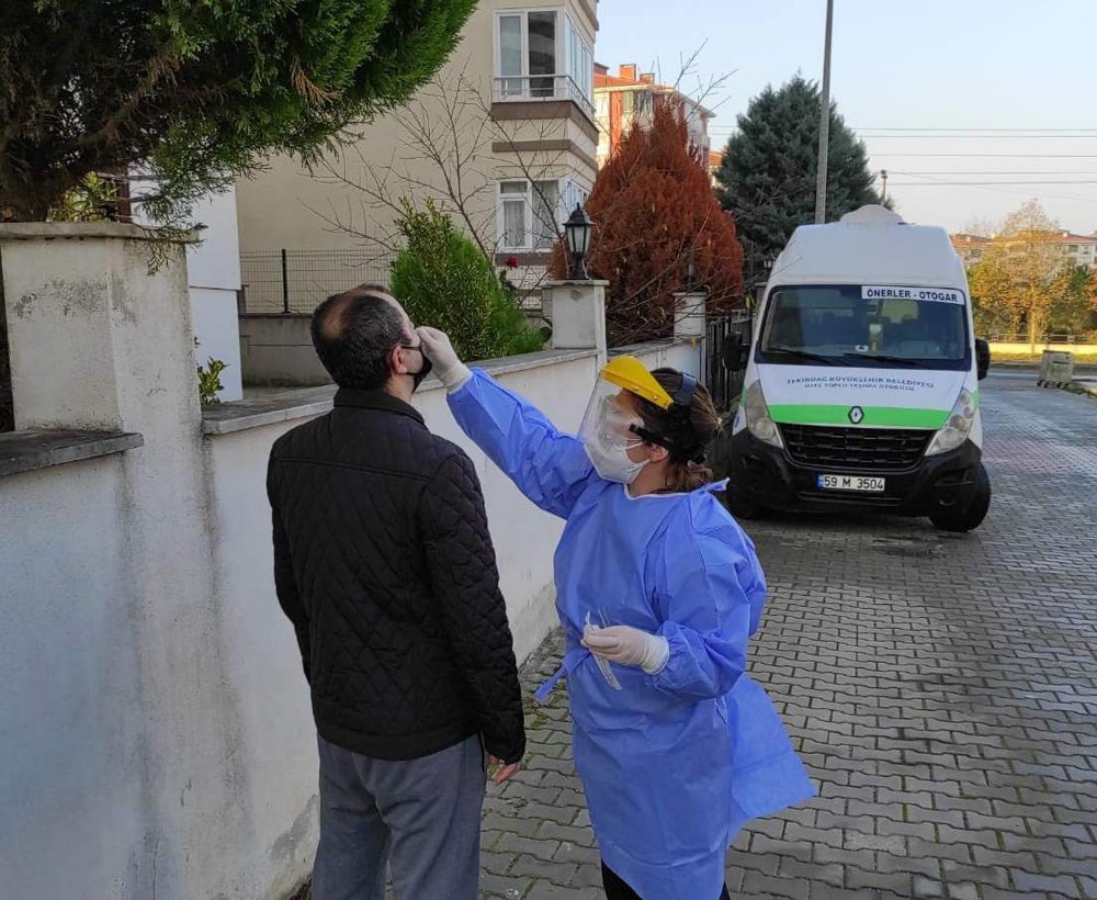 Sokağa çıkma kısıtlaması ve koronavirüs korkusu, kan vermelerine engel olamadı