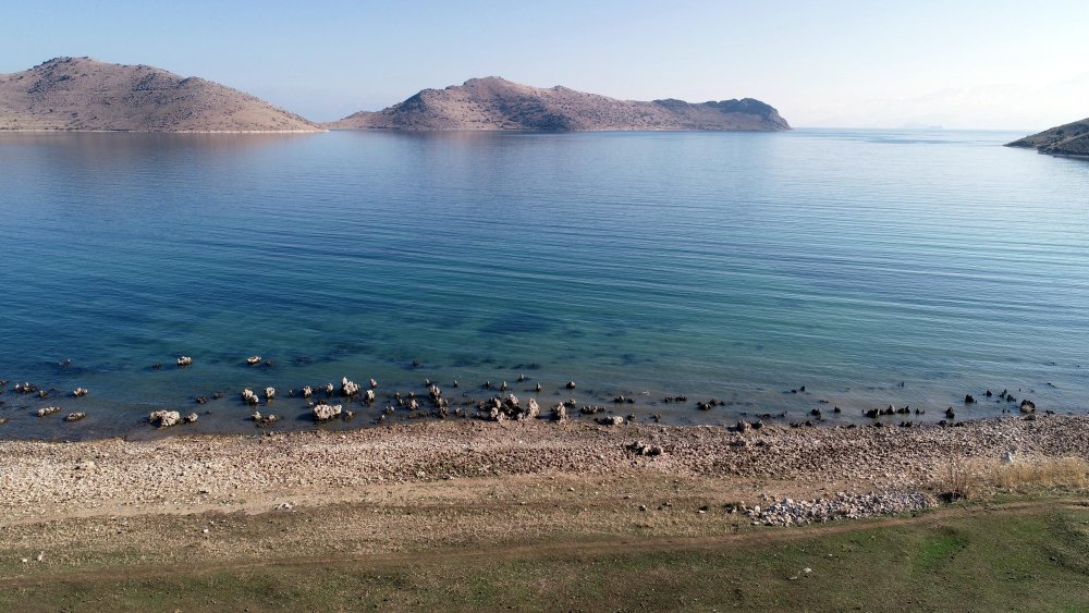 Van Gölü çekilince dünyanın en büyük mikrobiyalitleri gün yüzüne çıktı