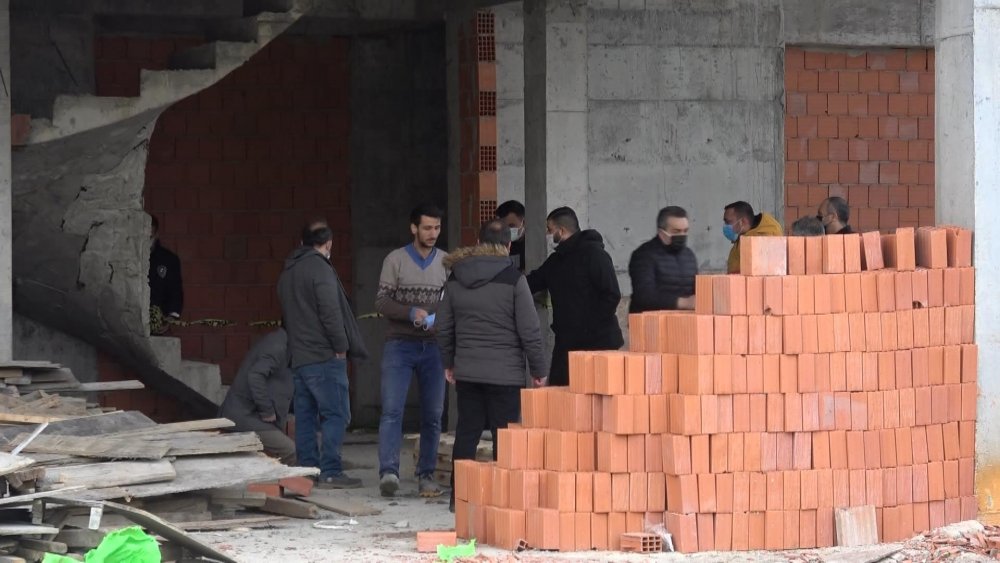 Arnavutköy'de asansör boşluğuna düşen inşaat işçisi hayatını kaybetti