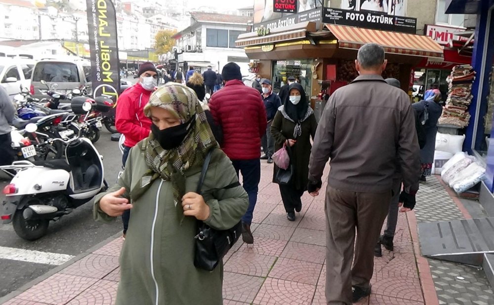 HES uygulamasındaki kırmızı haritaya rağmen Zonguldaklılar sokakta