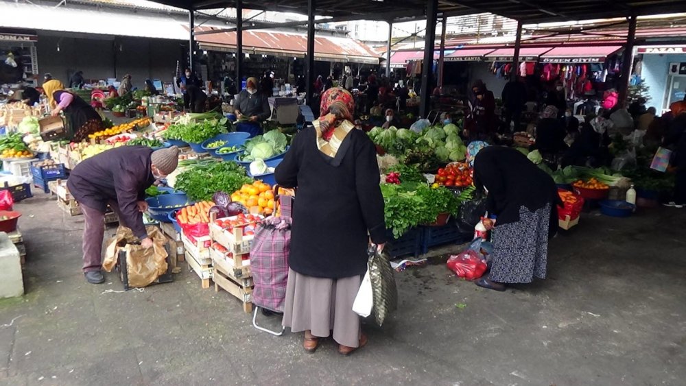 HES uygulamasındaki kırmızı haritaya rağmen Zonguldaklılar sokakta