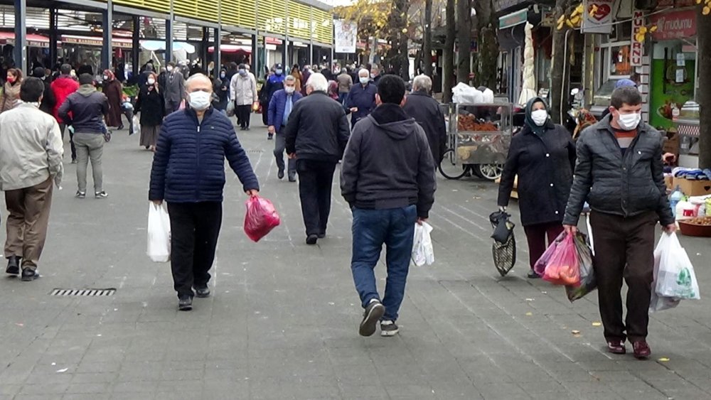 HES uygulamasındaki kırmızı haritaya rağmen Zonguldaklılar sokakta