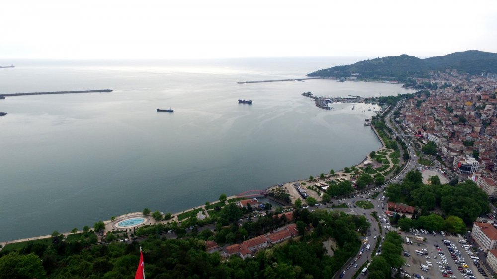 HES uygulamasındaki kırmızı haritaya rağmen Zonguldaklılar sokakta