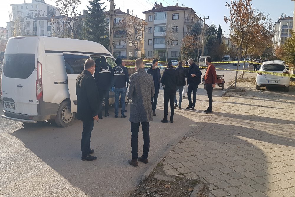 İNANILMAZ OLAY! Sosyal medya üzerinden tartıştığı kadını iş yerine çağırdı