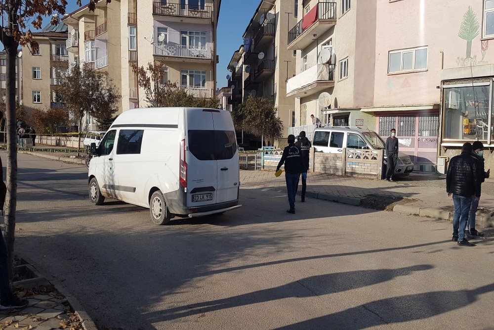 İNANILMAZ OLAY! Sosyal medya üzerinden tartıştığı kadını iş yerine çağırdı
