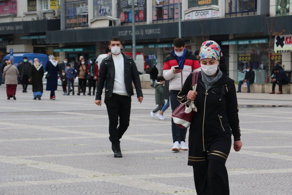 Koronavirüs vakaları artan Samsun’da risk haritası kırmızıyla kaplandı