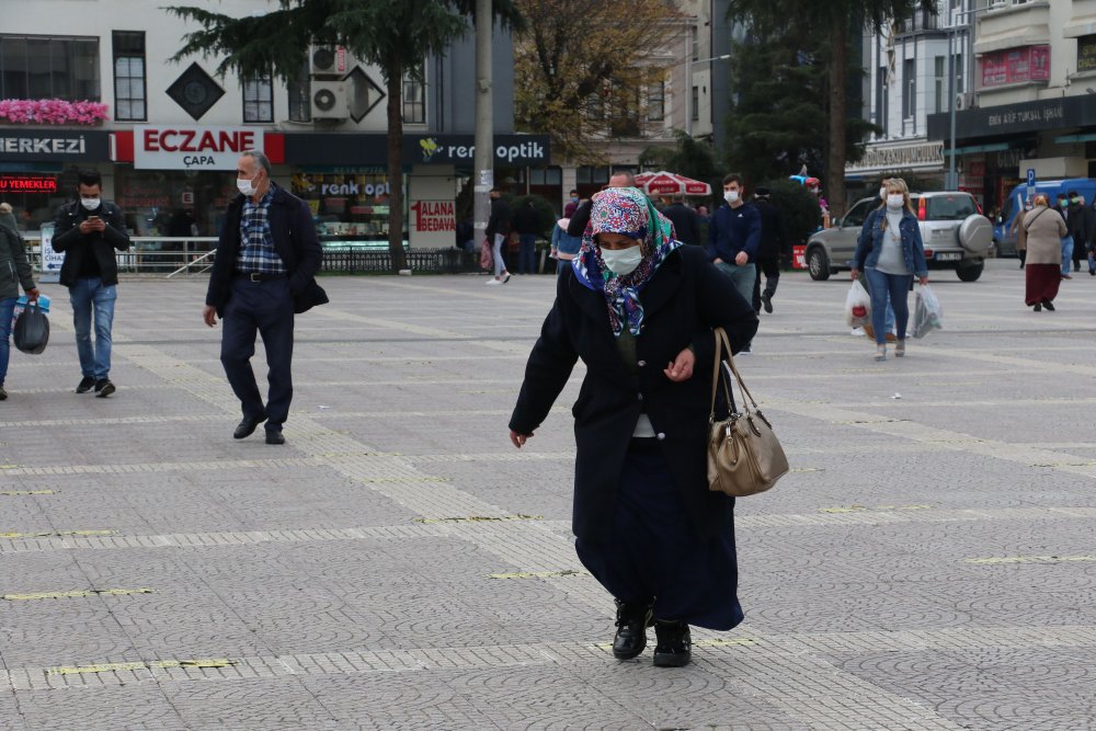 Koronavirüs vakaları artan Samsun’da risk haritası kırmızıyla kaplandı