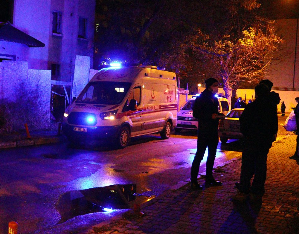 Kavga ettiği yaşlı adamı, başını taşla ezerek öldürdü