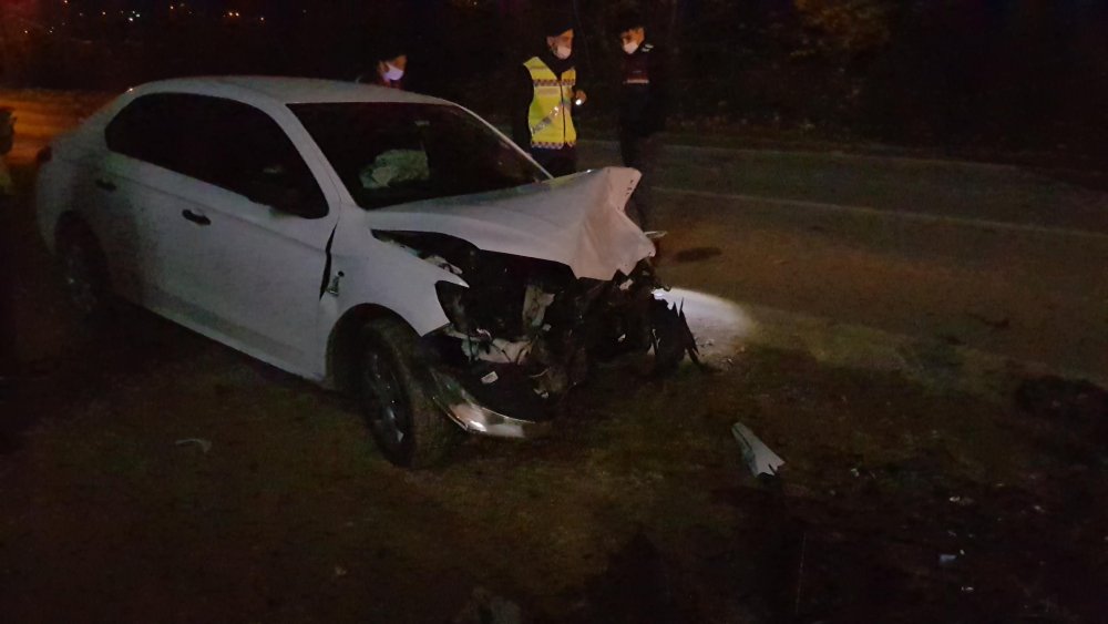 Kocaeli'de minibüs ile otomobil kafa kafaya çarpıştı: 6 yaralı