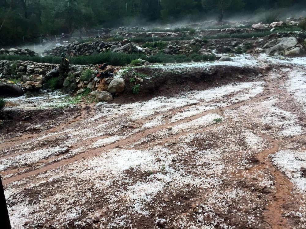 Marmaris'e fındık büyüklüğünde dolu korkuttu