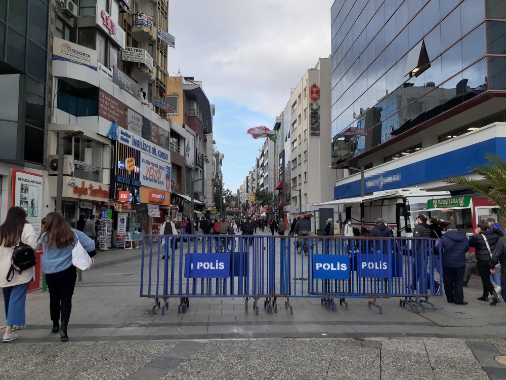İzmir'deki çarşılarda koronavirüs önlemleri artırıldı