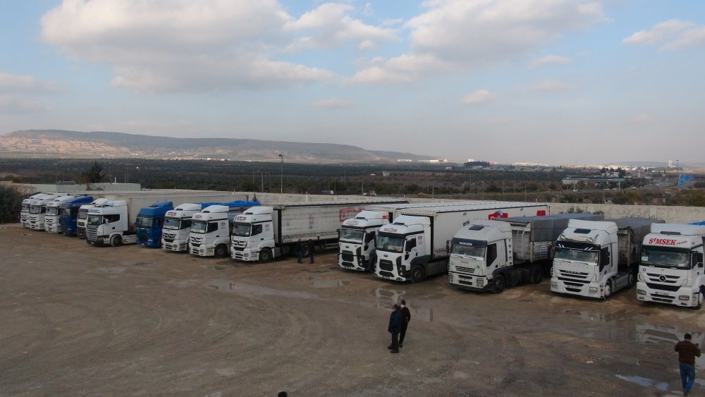 Kilis'ten Suriye’ye 30 TIR yardım gönderildi